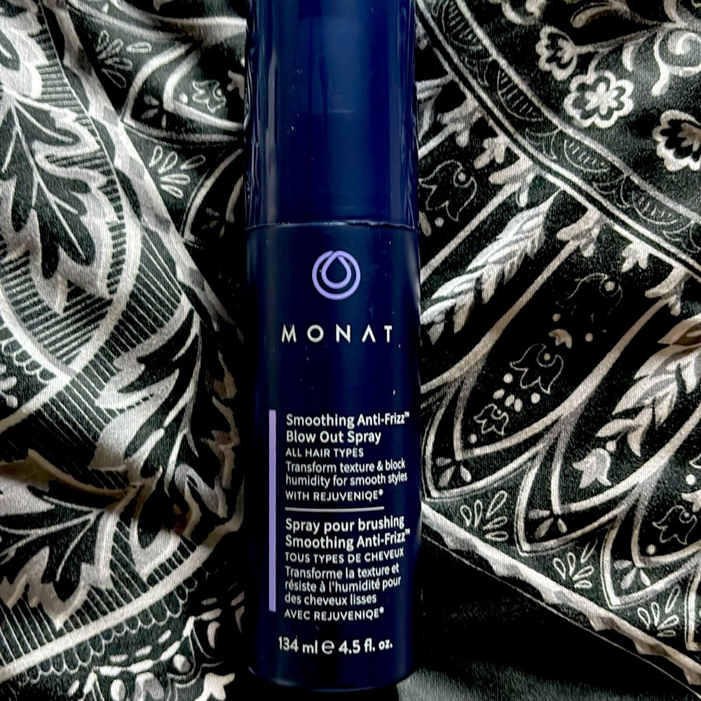 Monat blow out spray